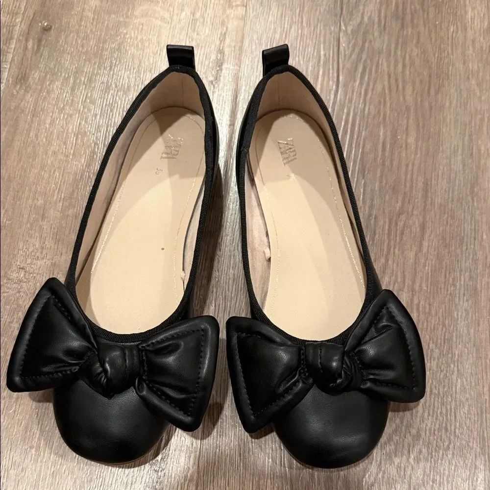 Zara Black Ballet Flats with Bow